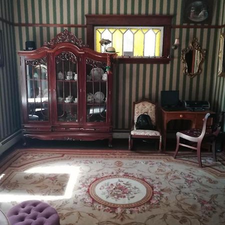 Colonial Charm Inn Шарлоттаун Екстер'єр фото