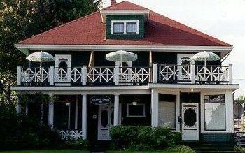 Colonial Charm Inn Шарлоттаун Екстер'єр фото